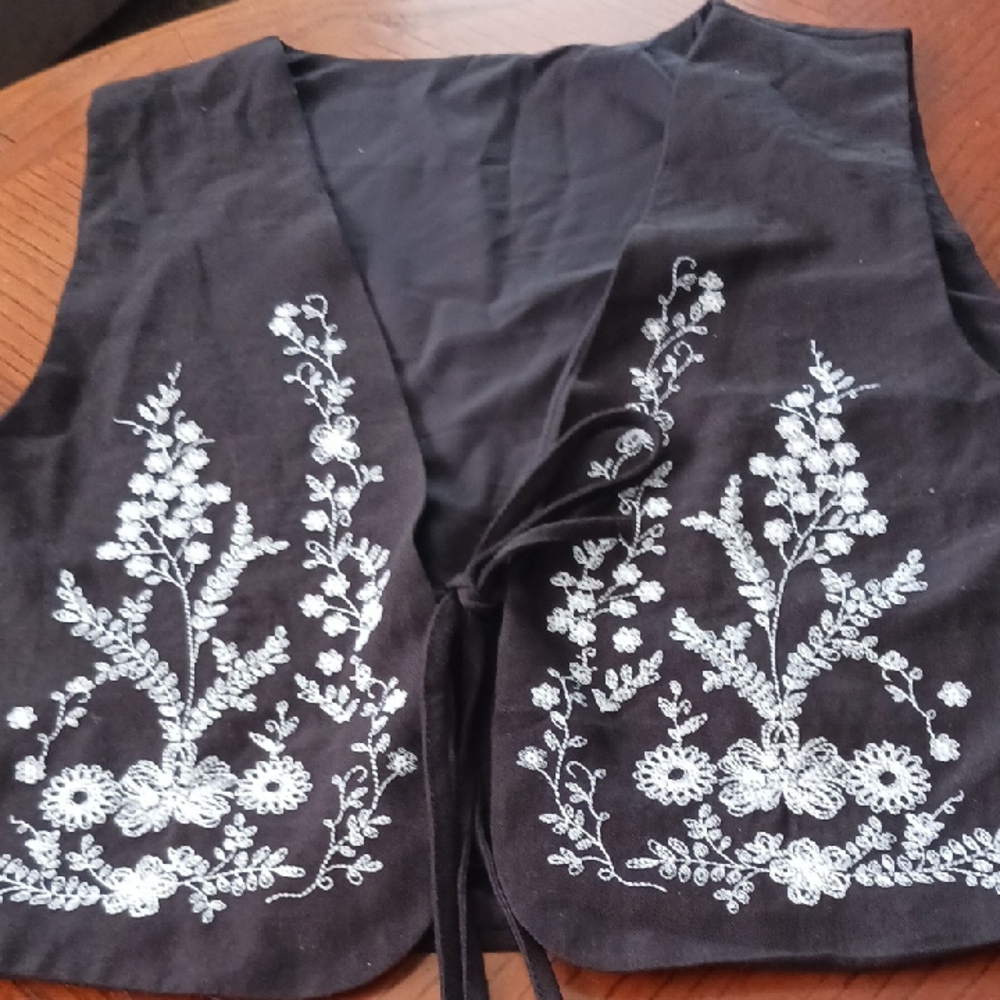Embroidered Black Crop Top